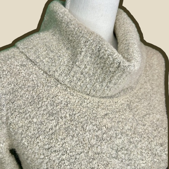 Calvin Klein Cream / Tan Fuzzy Marled Foldover Turtleneck Sweater Size Small - Picture 4 of 10